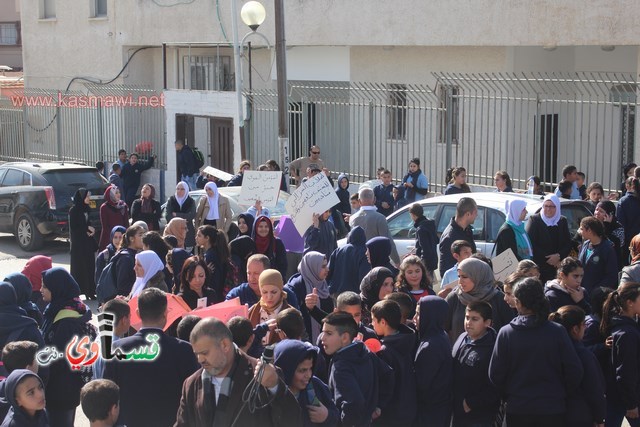 فيديو: رئيس البلدية في المسيرة التضامنية مع الاستاذ طارق ورسالة الى الشرطة  تحصيلكم وانجازاتكم في السنوات الاخيرة صفر   